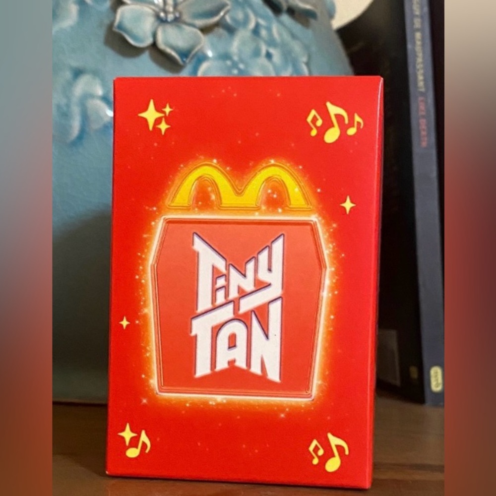 NWT TinyTAN BTS Throwback & Encore Collectible Figurine Set: Jung Kook, V, RM - Picture 11 of 15